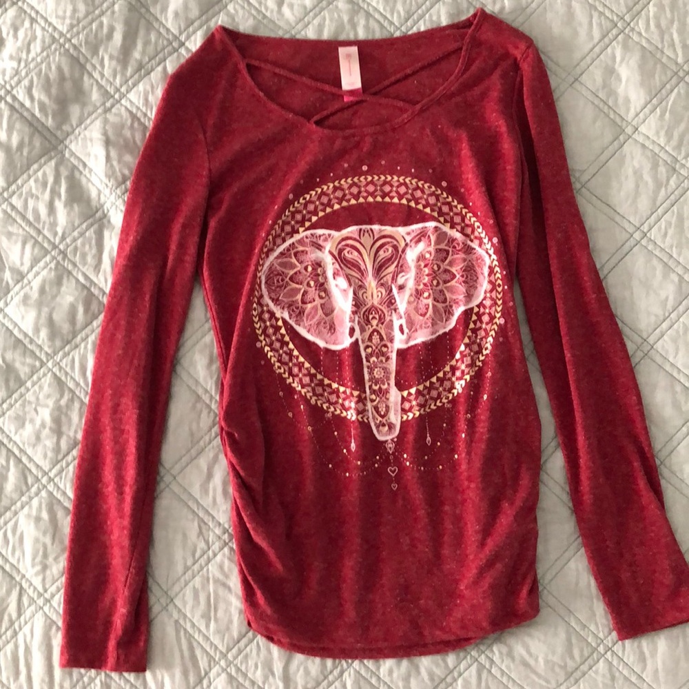 Long sleeve S red shirt with elephant design